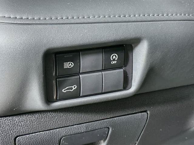 Used 2023 Toyota Highlander XLE FWD image 27