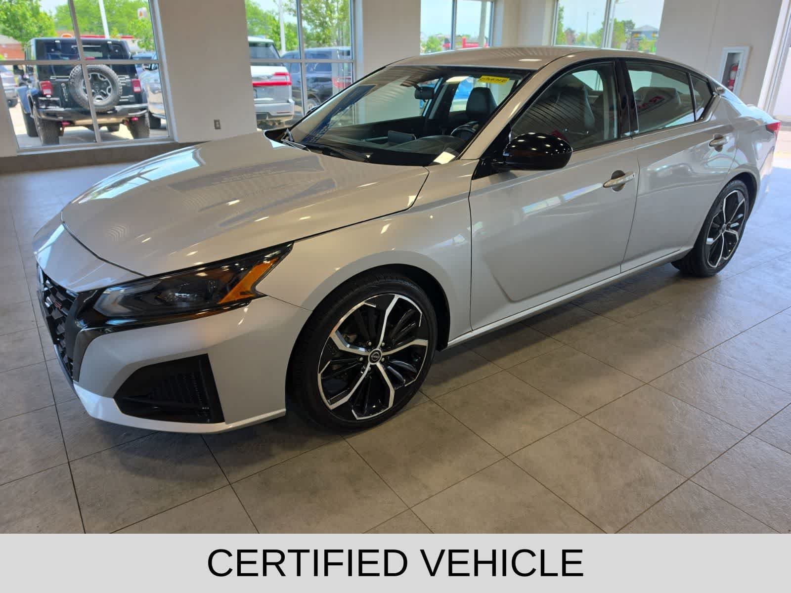Used 2023 Nissan Altima 2.5 SR FWD image 1