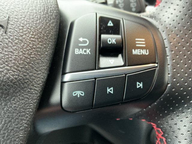 Certified 2025 Ford Escape ST-Line Select AWD/4WD image 19