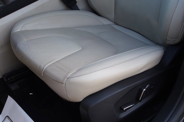 Certified 2019 Ford Edge Titanium w/ Equipment Group 301A image 18