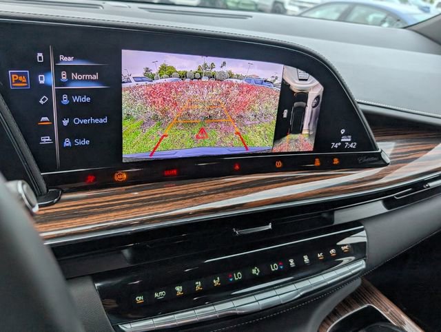 Used 2024 Cadillac Escalade Premium Luxury image 19