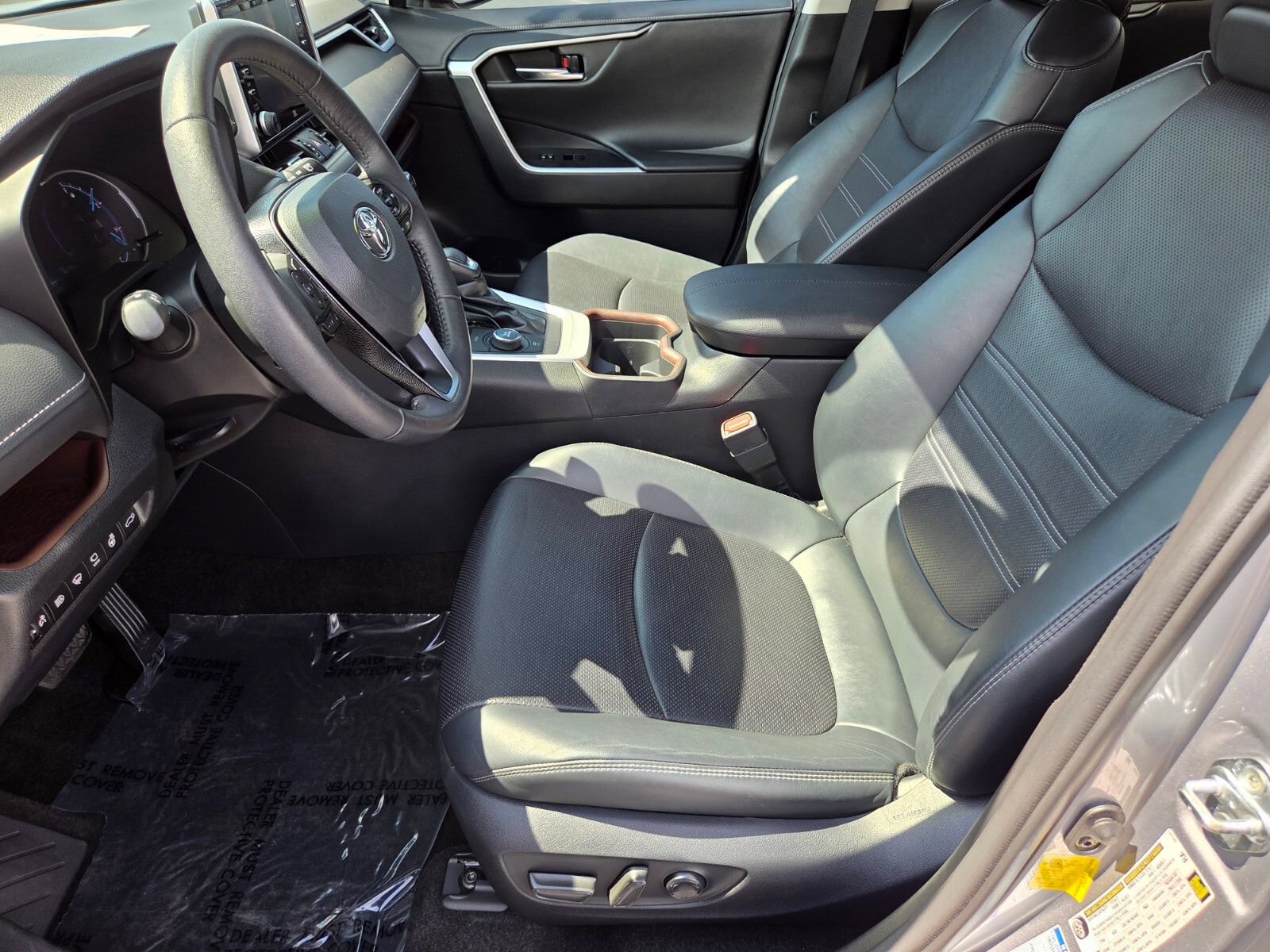 Used 2021 Toyota RAV4 Limited AWD/4WD image 10