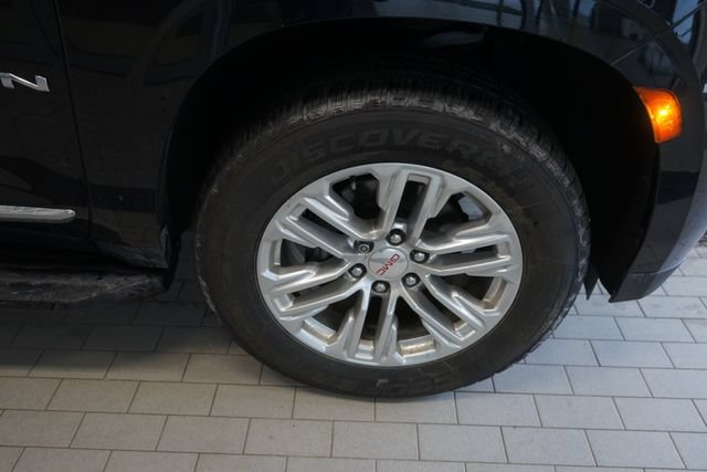 Used 2021 GMC Yukon SLT w/ Rear Media and Nav Package AWD/4WD image 16