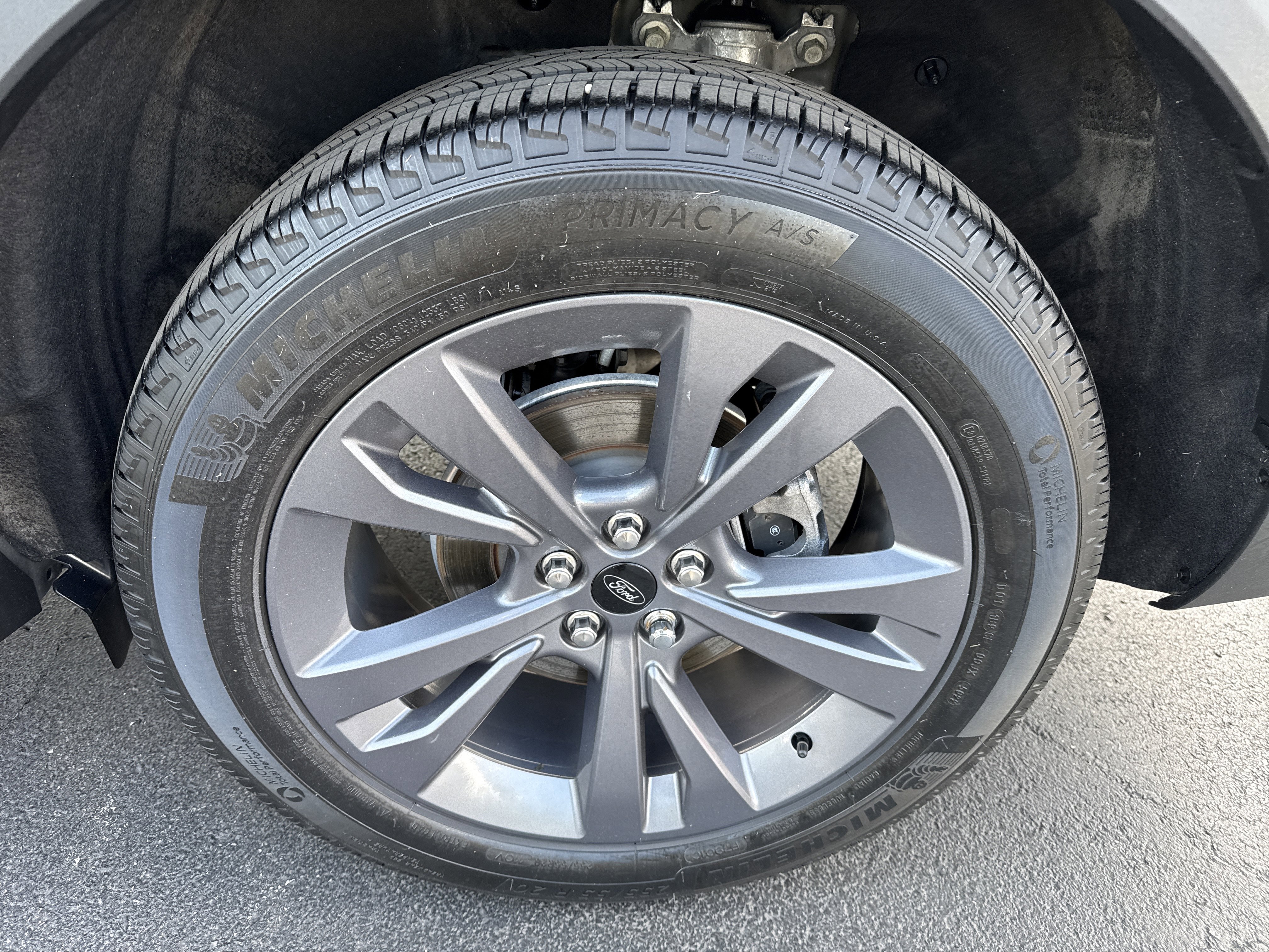 Certified 2023 Ford Explorer XLT w/ Equipment Group 202A AWD/4WD image 5