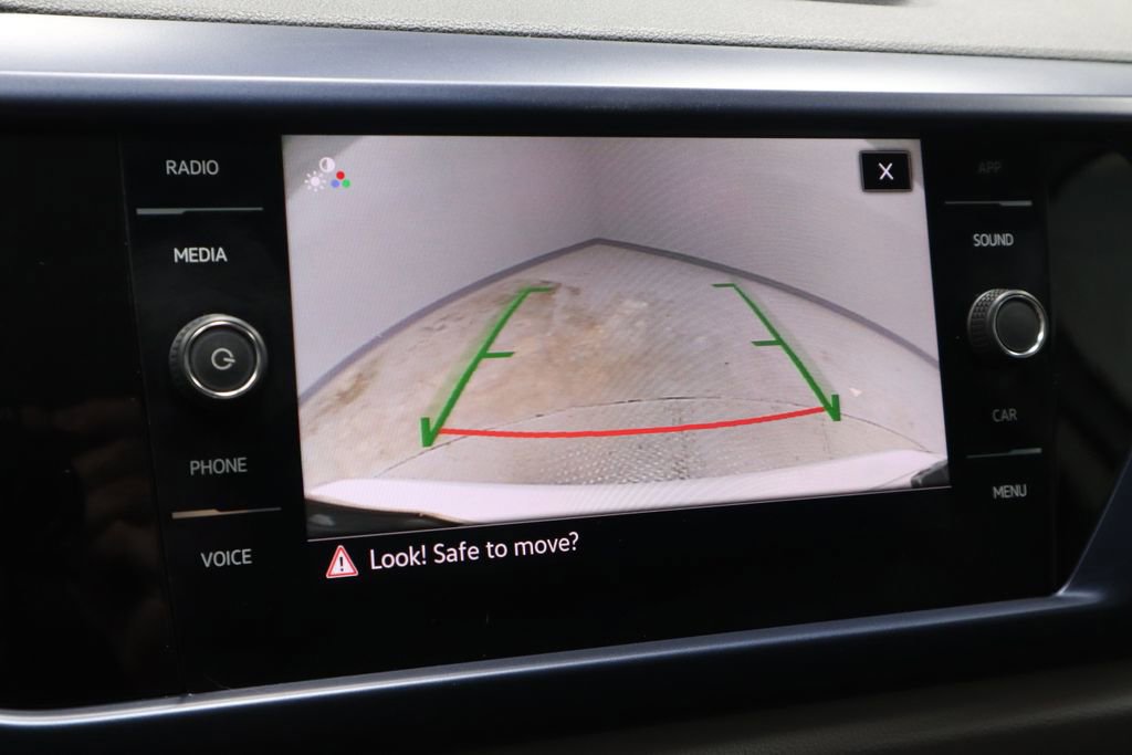 Used 2023 Volkswagen Taos SE w/ Panoramic Sunroof Package AWD/4WD image 10