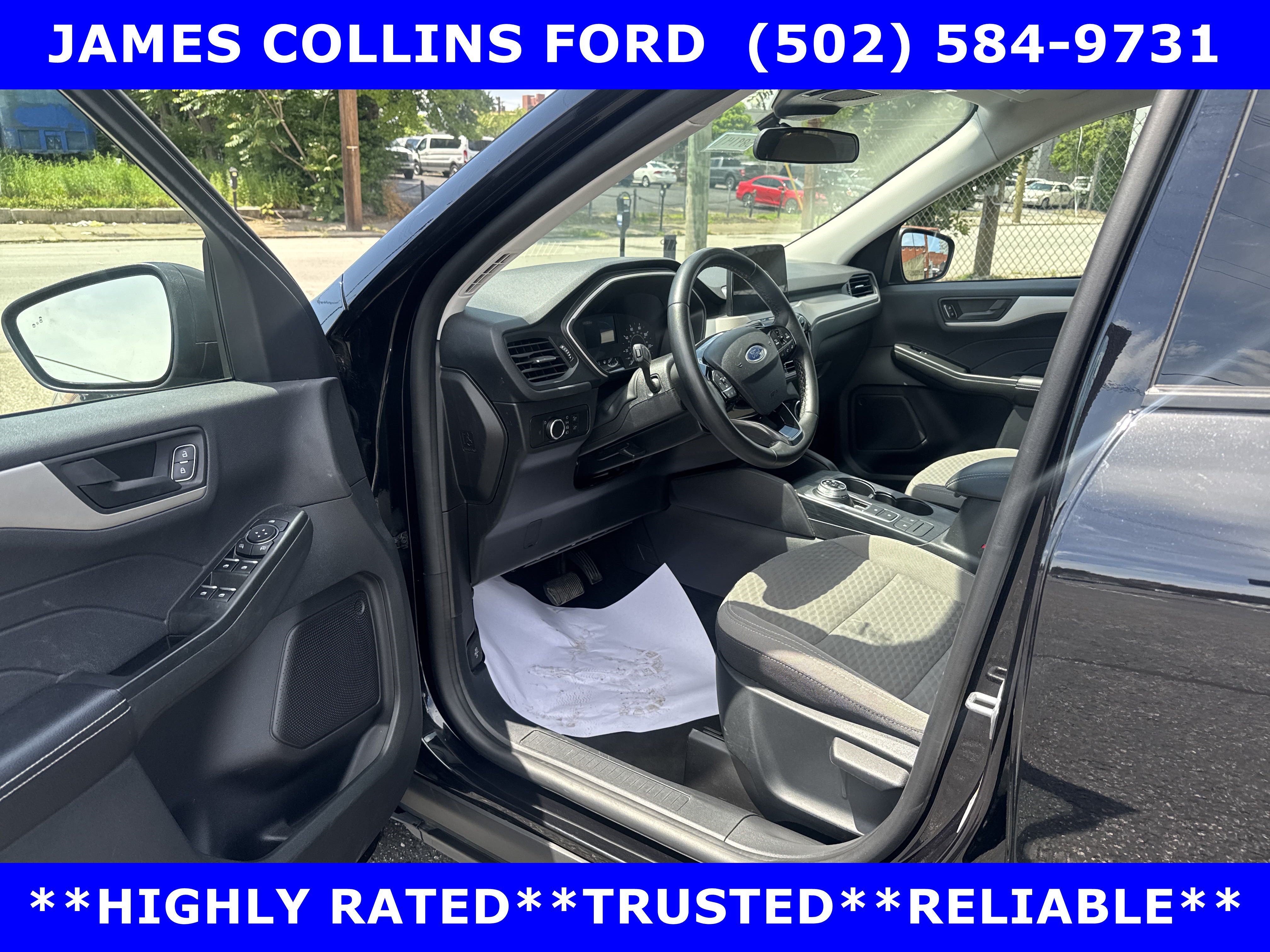 Certified 2022 Ford Escape SE w/ Cold Weather Package AWD/4WD image 9
