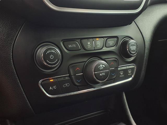 Used 2020 Jeep Cherokee Latitude Plus FWD image 7