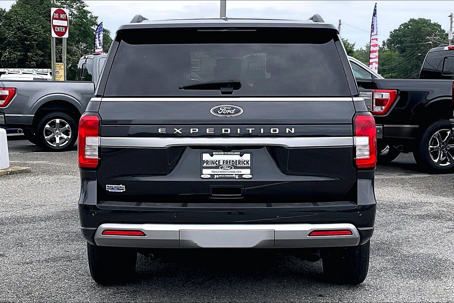 Certified 2024 Ford Expedition XLT RWD image 4