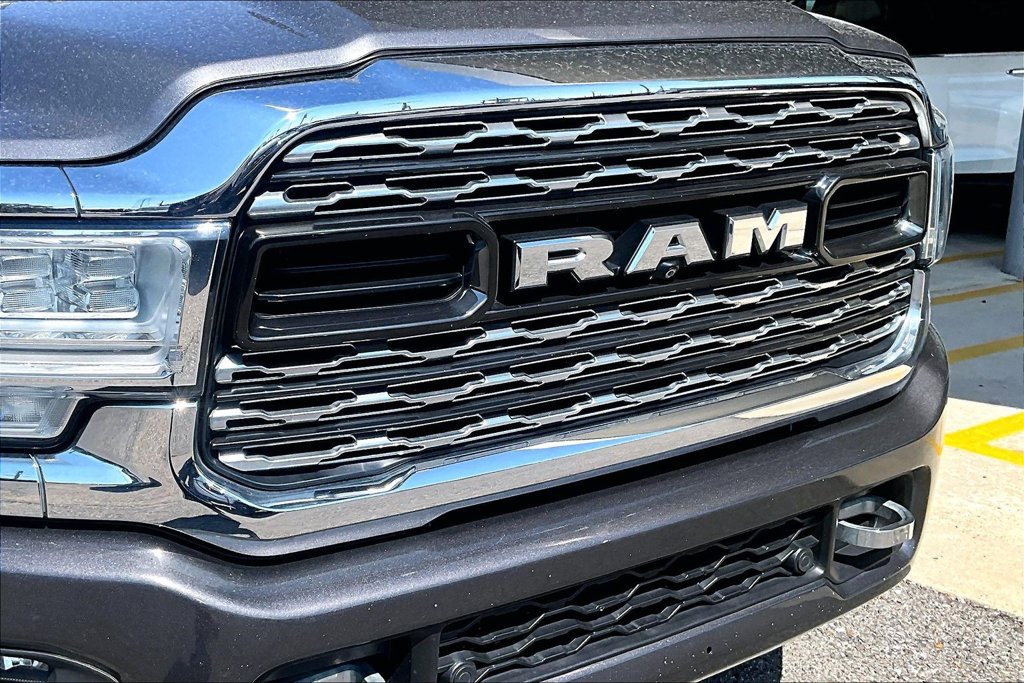 Used 2022 RAM 3500 Limited AWD/4WD image 23