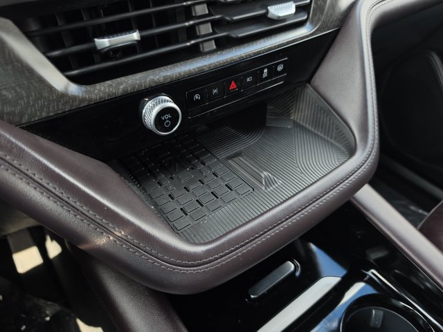 Certified 2025 Ford Explorer Platinum RWD image 27
