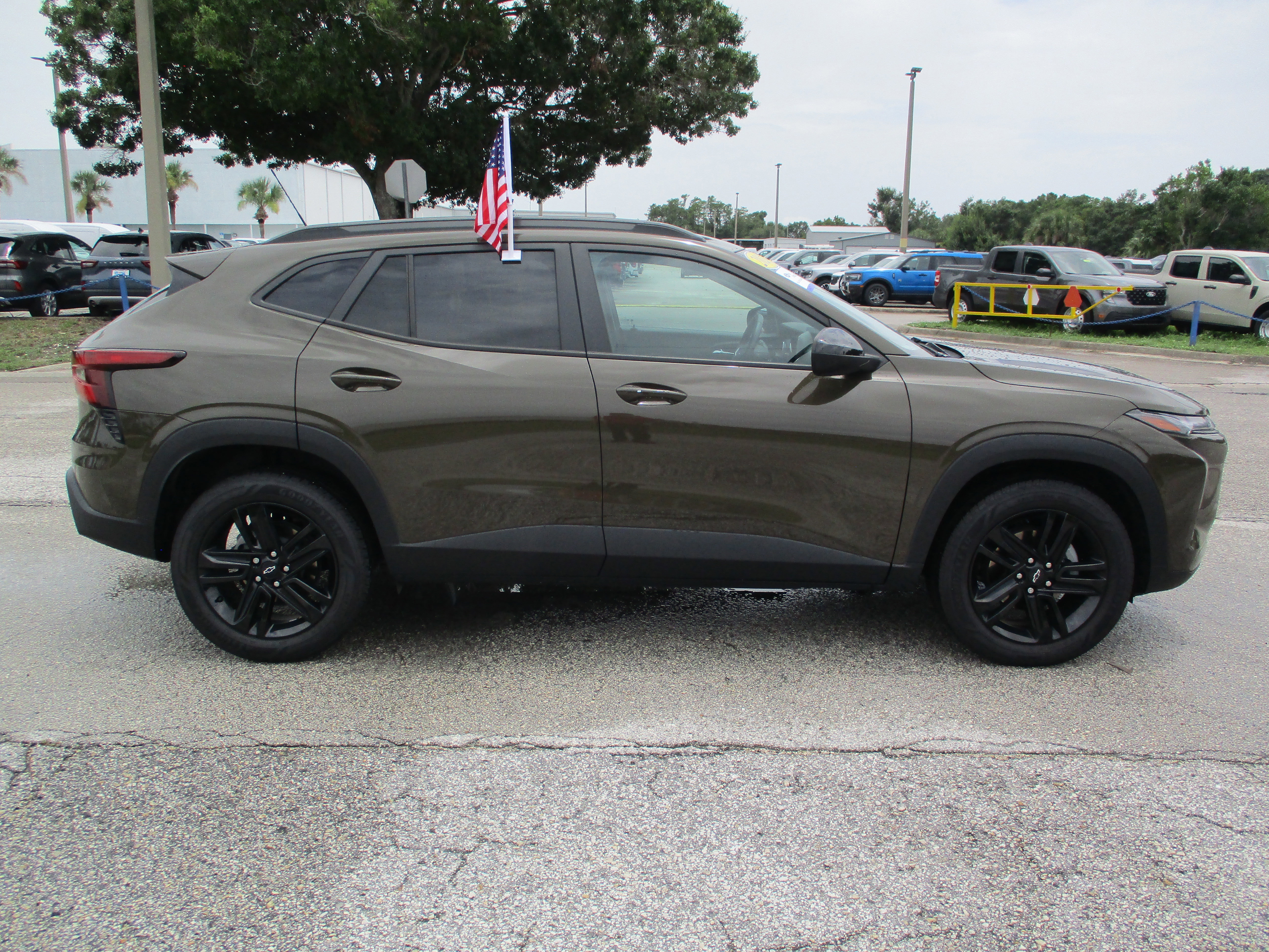 Used 2024 Chevrolet Trax ACTIV w/ Sunroof Package image 6