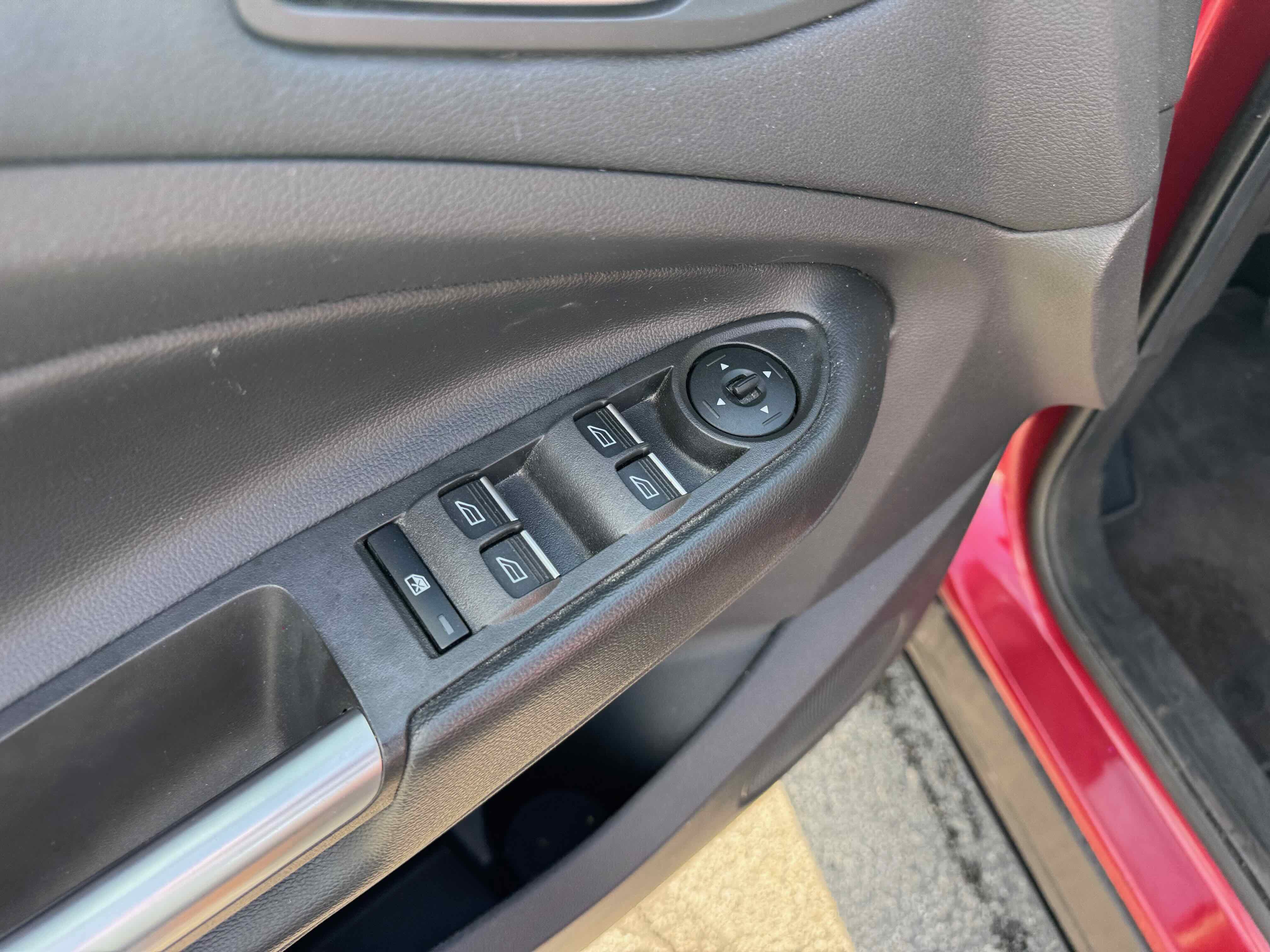 Certified 2019 Ford Escape Titanium image 17