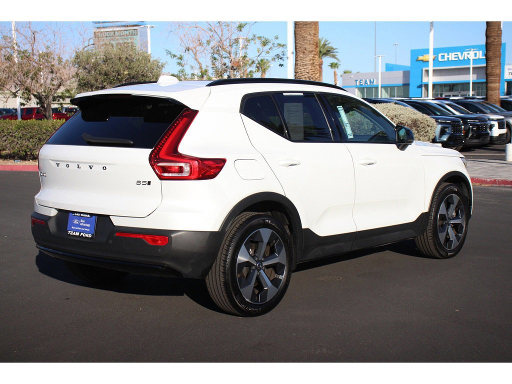 Used 2023 Volvo XC40 B5 Plus w/ Driver Assist Package image 5