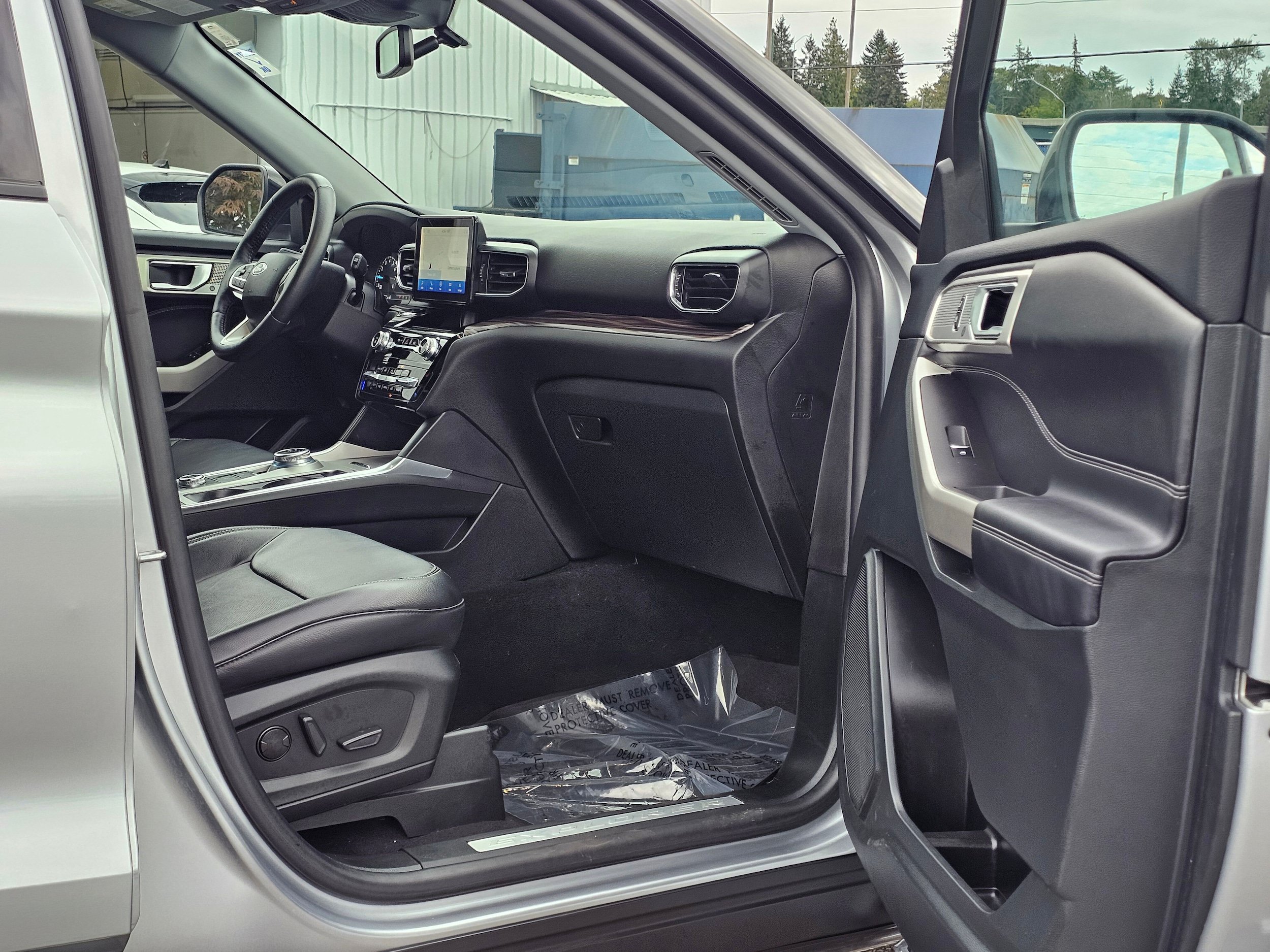 Certified 2023 Ford Explorer Limited AWD/4WD image 13
