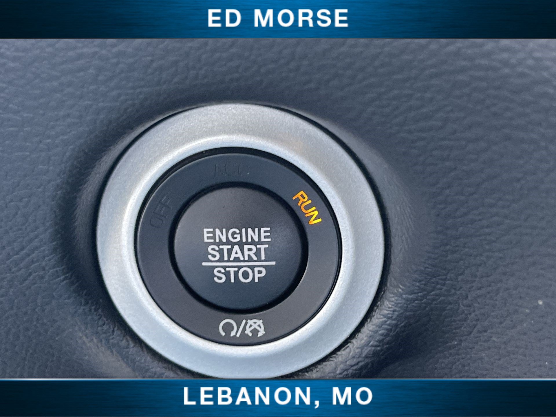 Used 2025 Chrysler Pacifica Select FWD image 16