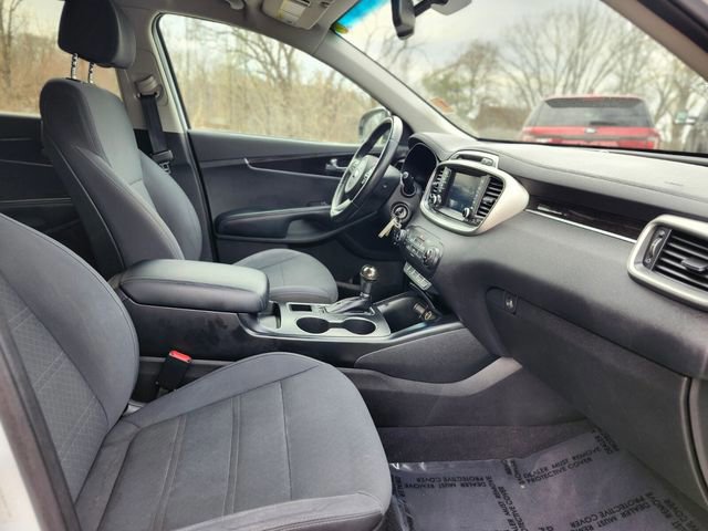 Used 2018 Kia Sorento LX image 11