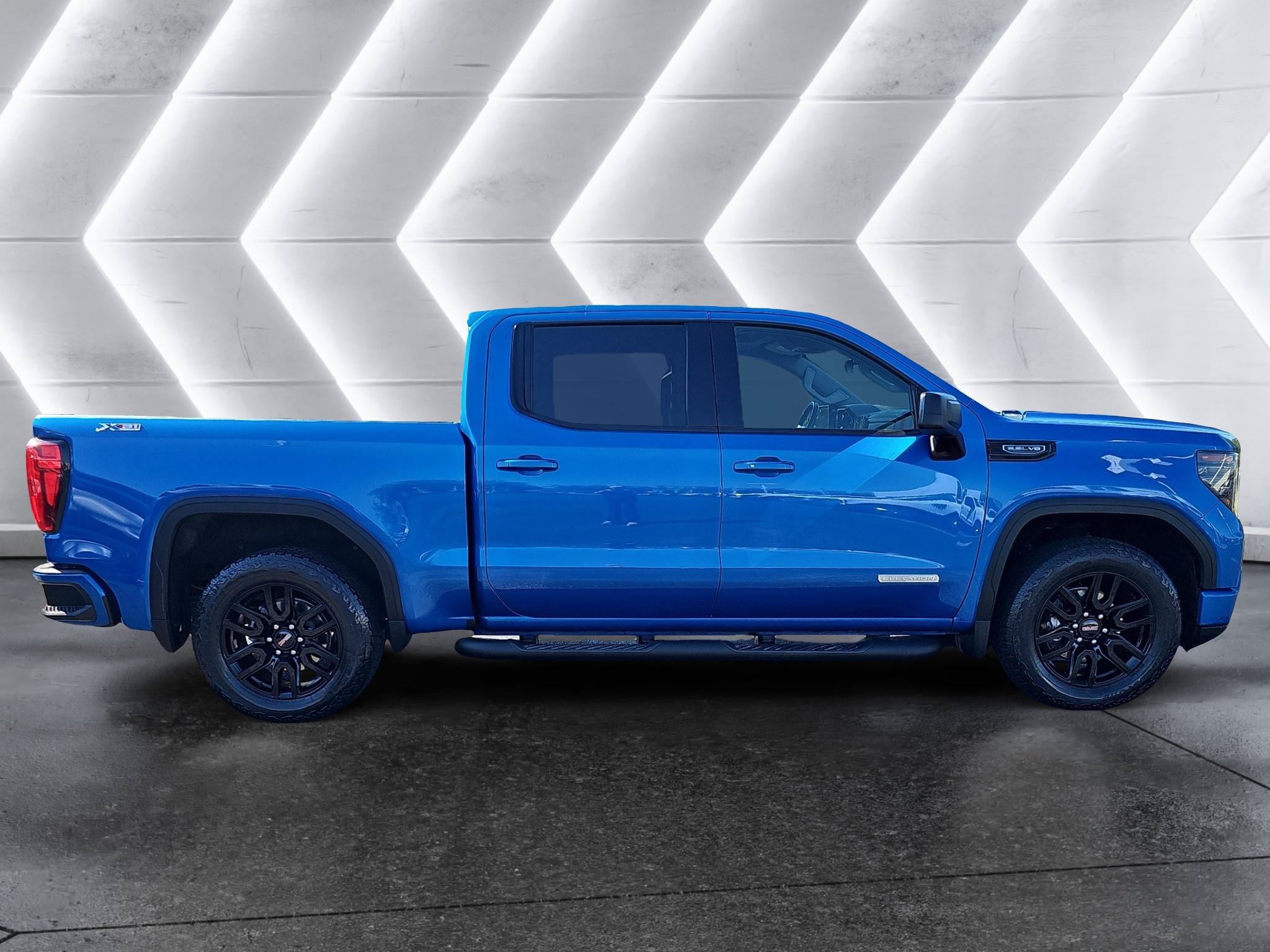Used 2023 GMC Sierra 1500 Elevation w/ X31 Off-Road Package AWD/4WD image 8