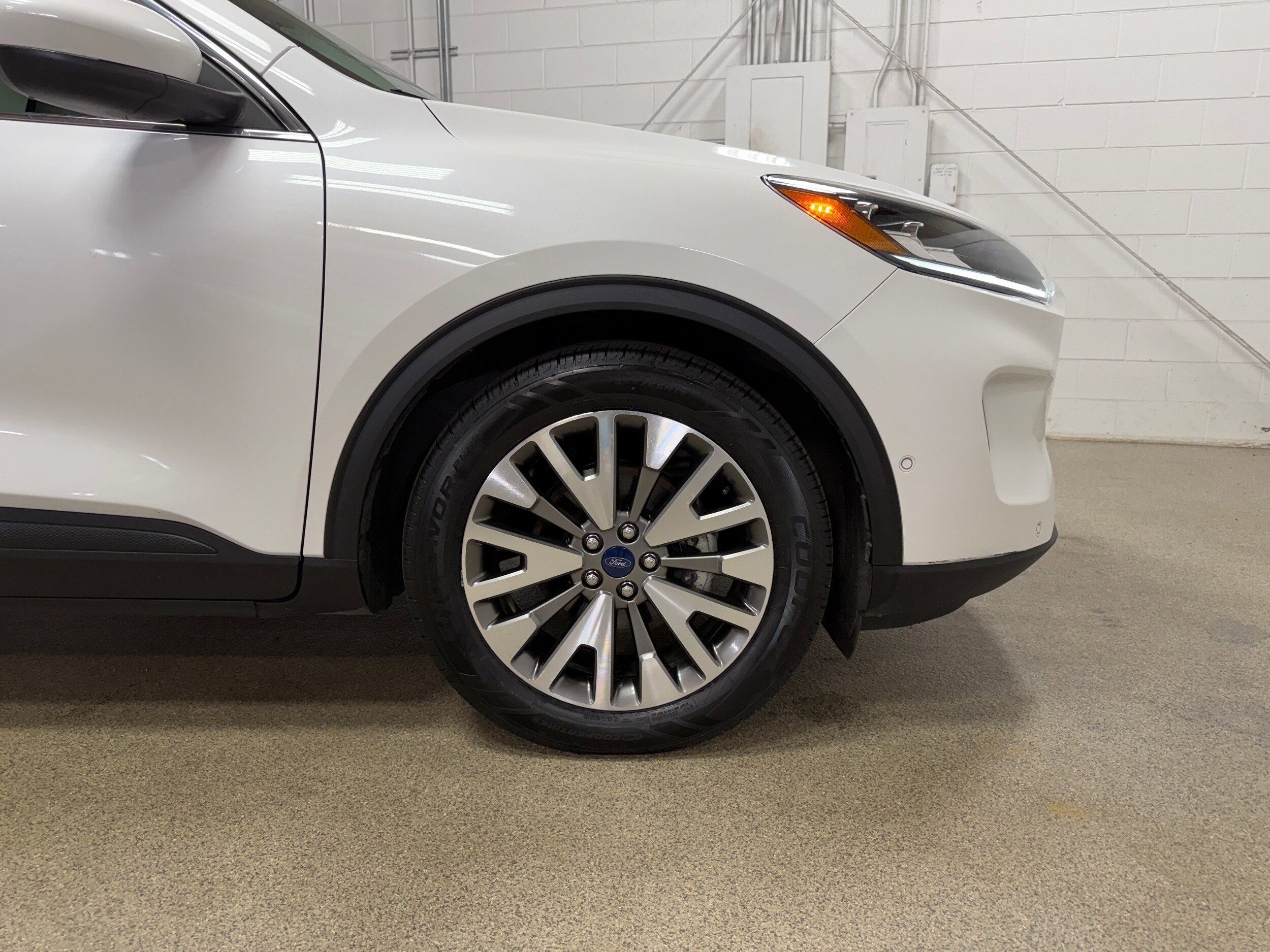 Certified 2021 Ford Escape Titanium FWD image 31
