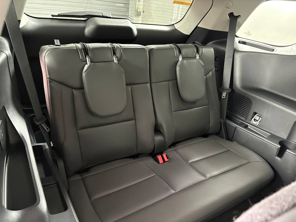 Certified 2025 Ford Explorer Active w/ Active Comfort Package AWD/4WD image 36