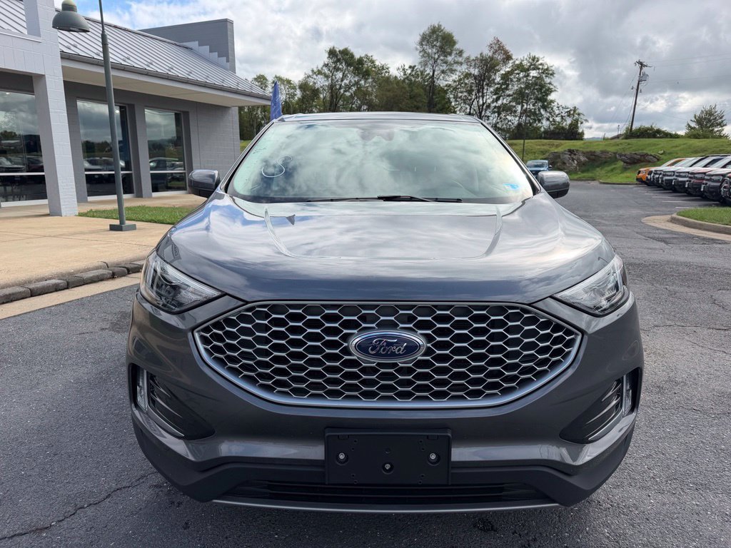 Certified 2024 Ford Edge SEL w/ Convenience Package AWD/4WD image 8