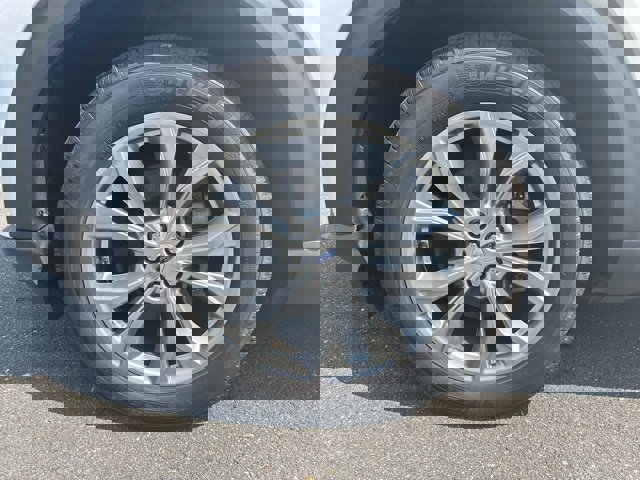 Certified 2022 Ford Explorer Limited w/ Equipment Group 301A image 11