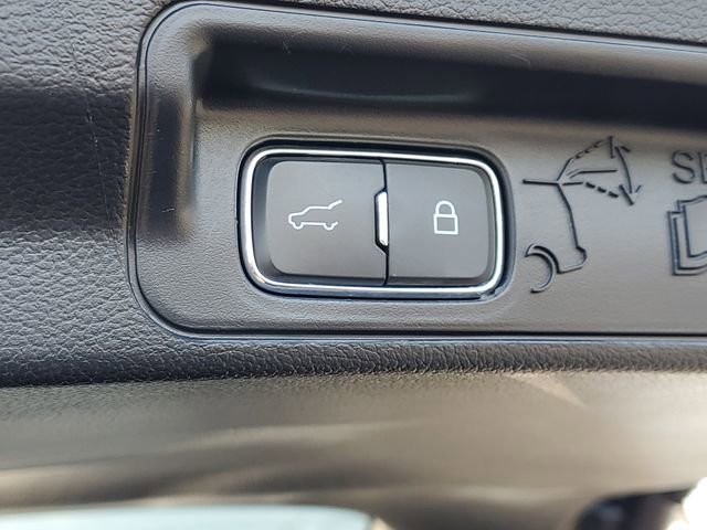 Certified 2025 Ford Explorer Active w/ Active Comfort Package image 9