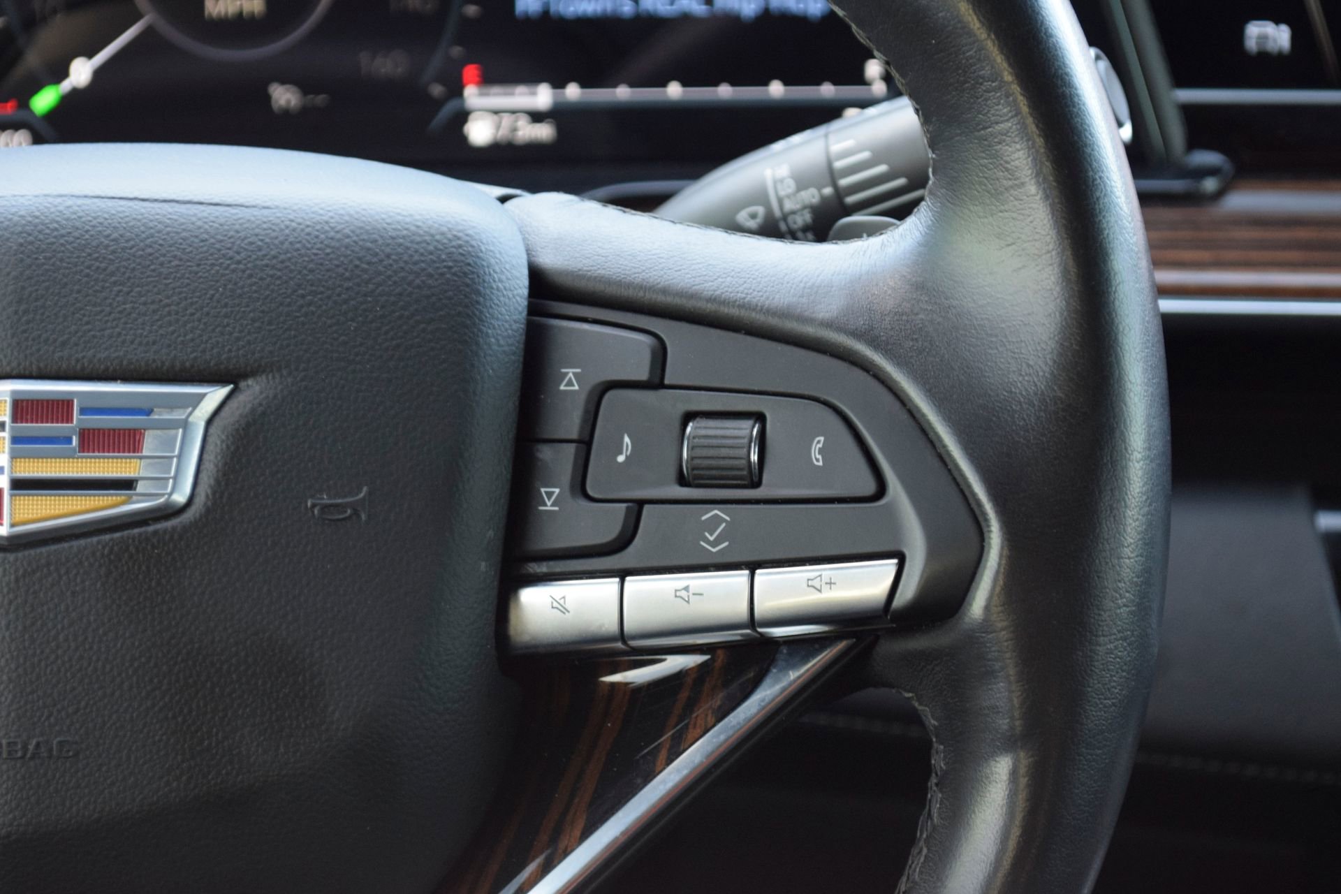 Used 2023 Cadillac Escalade Luxury image 10