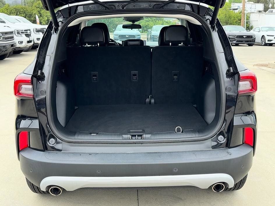 Certified 2023 Ford Escape SE FWD image 13