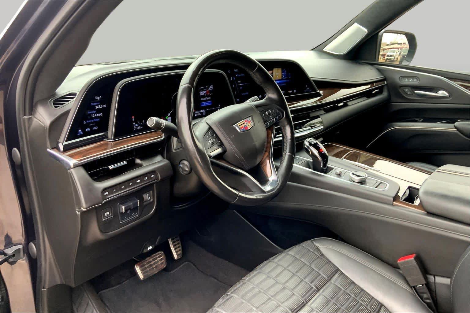 Used 2022 Cadillac Escalade Sport Platinum w/ Heavy-Duty Trailer Package AWD/4WD image 18