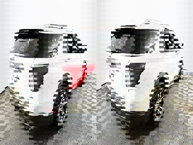 Certified 2020 Ford Explorer Platinum w/ Premium Technology Package image 3