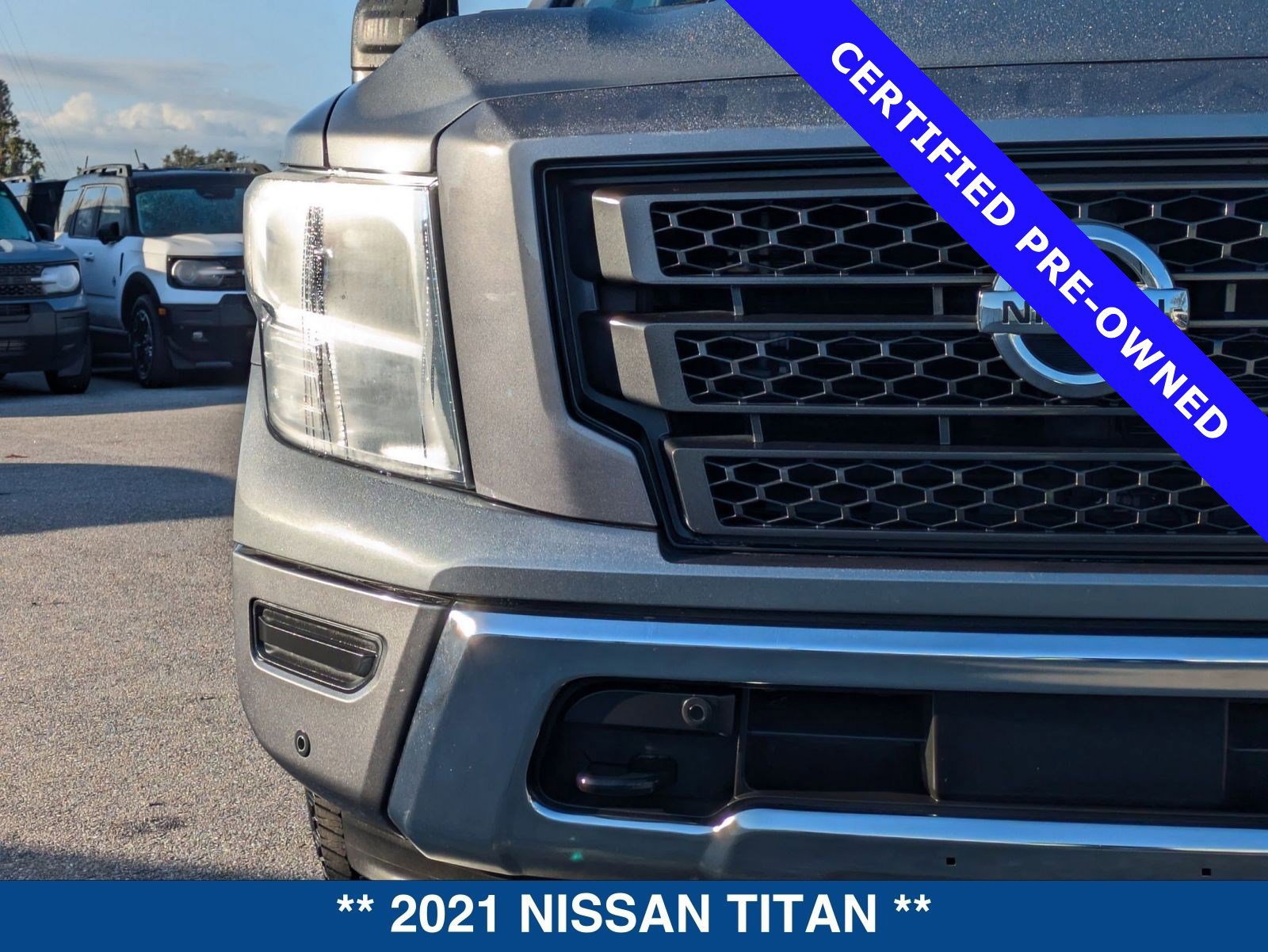 Used 2021 Nissan Titan SV w/ SV Convenience Package image 10