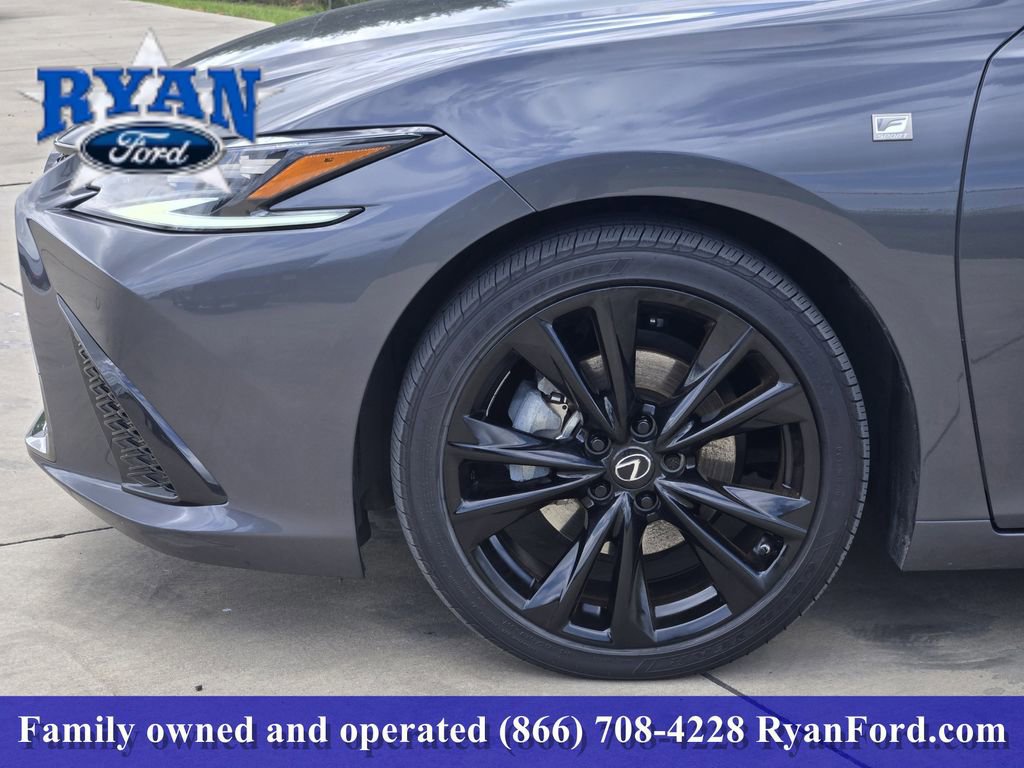Used 2023 Lexus ES 300h F Sport w/ Accessory Package (Z2) FWD image 5