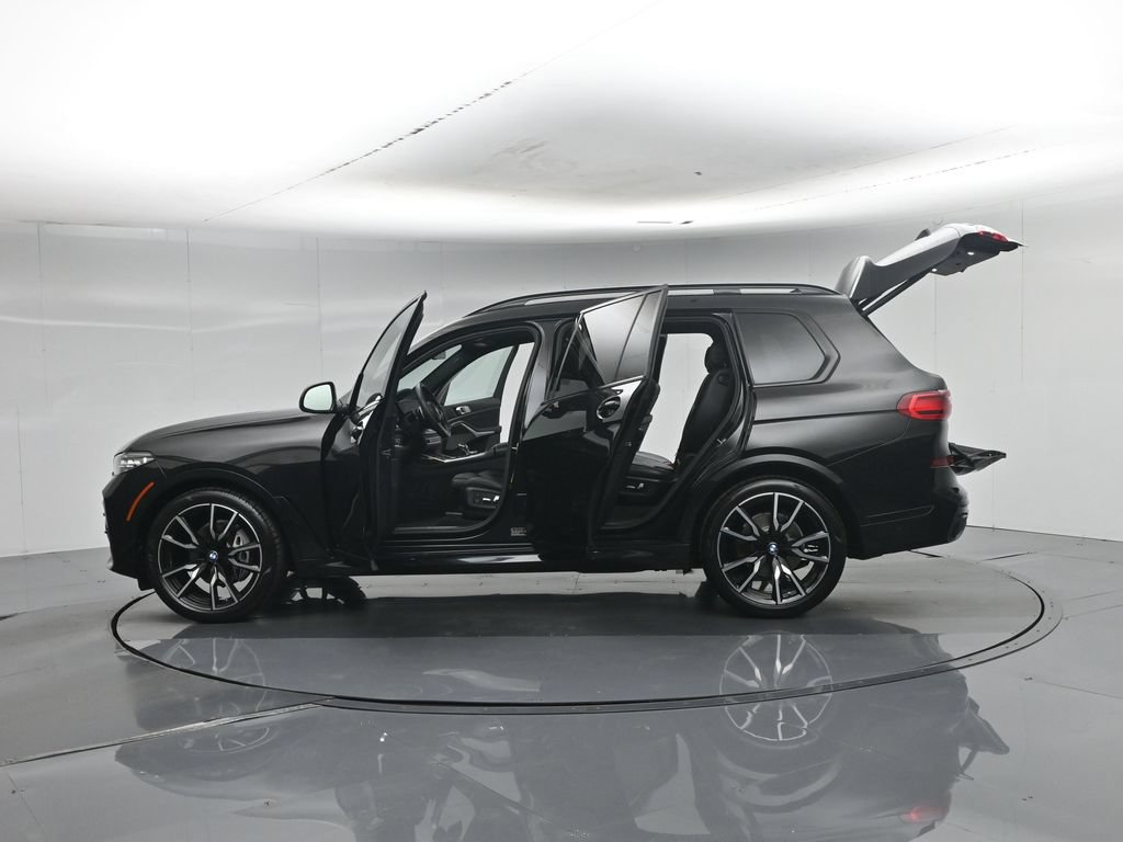 Used 2020 BMW X7 xDrive40i w/ M Sport Package AWD/4WD image 41