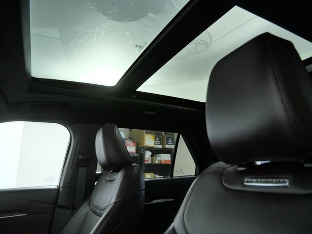 Certified 2025 Ford Explorer Platinum AWD/4WD image 14