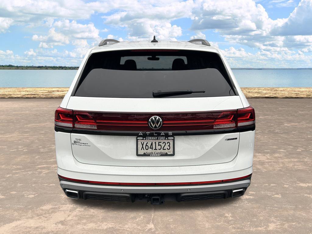 Used 2024 Volkswagen Atlas Peak Edition SE AWD/4WD image 8