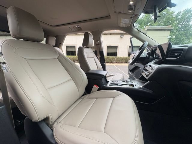 Certified 2023 Ford Explorer XLT w/ Equipment Group 202A AWD/4WD image 20