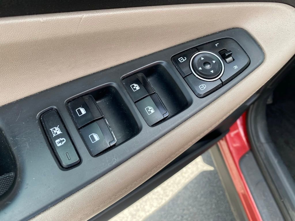 Used 2019 Hyundai Santa Fe SEL FWD image 13