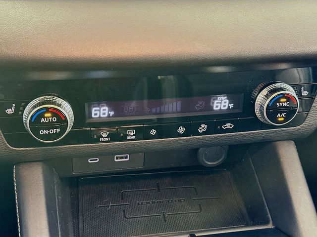 Used 2023 Mitsubishi Outlander SE image 17