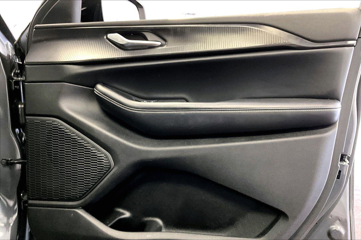 Used 2023 Jeep Grand Cherokee Altitude image 23