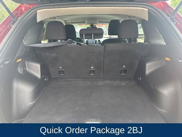Used 2021 Jeep Cherokee Latitude FWD image 9