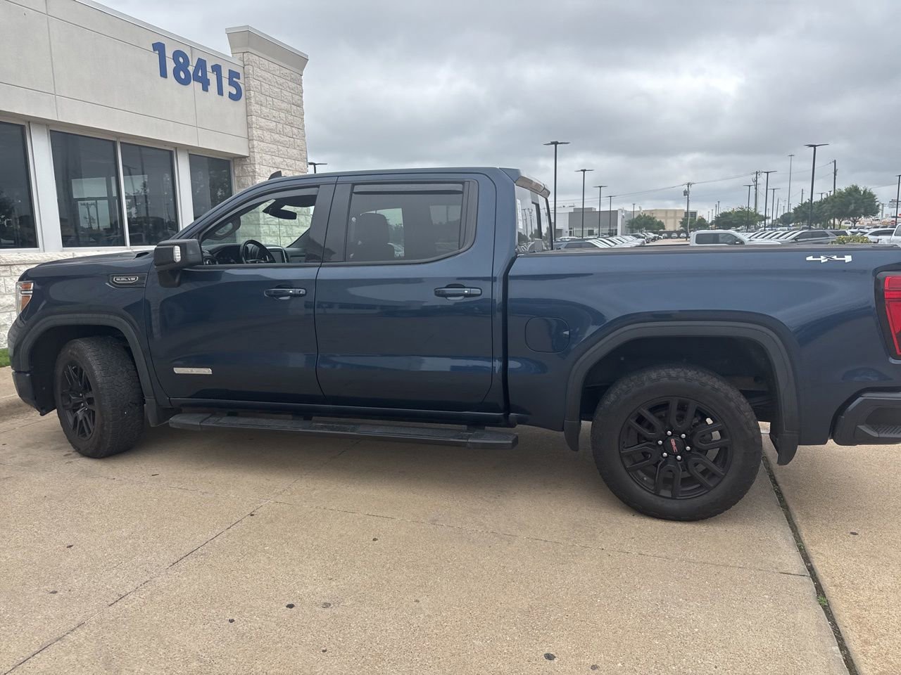 Used 2021 GMC Sierra 1500 Elevation w/ Preferred Package AWD/4WD image 9