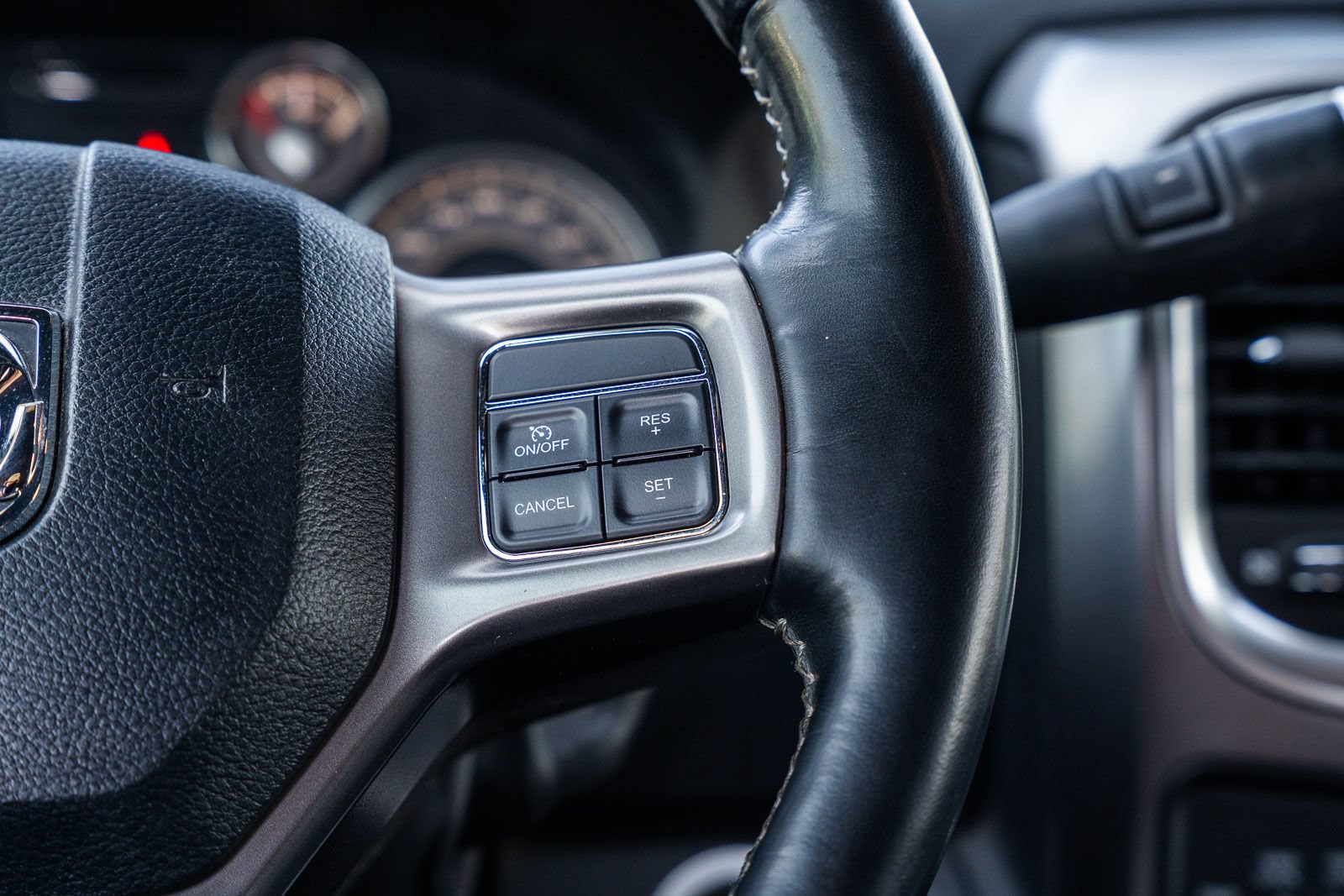 Used 2018 RAM 2500 Limited AWD/4WD image 36