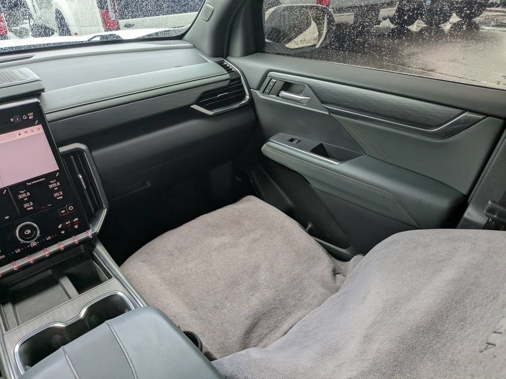 Used 2024 GMC Acadia AT4 AWD/4WD image 19
