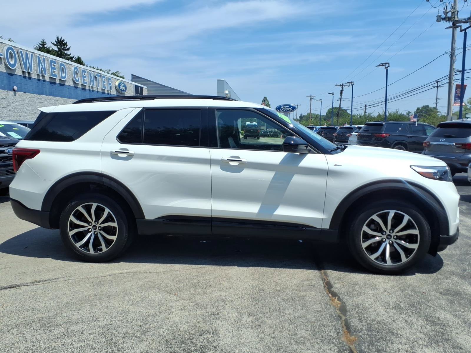 Certified 2022 Ford Explorer ST-Line w/ Class IV Trailer Tow Package AWD/4WD image 3
