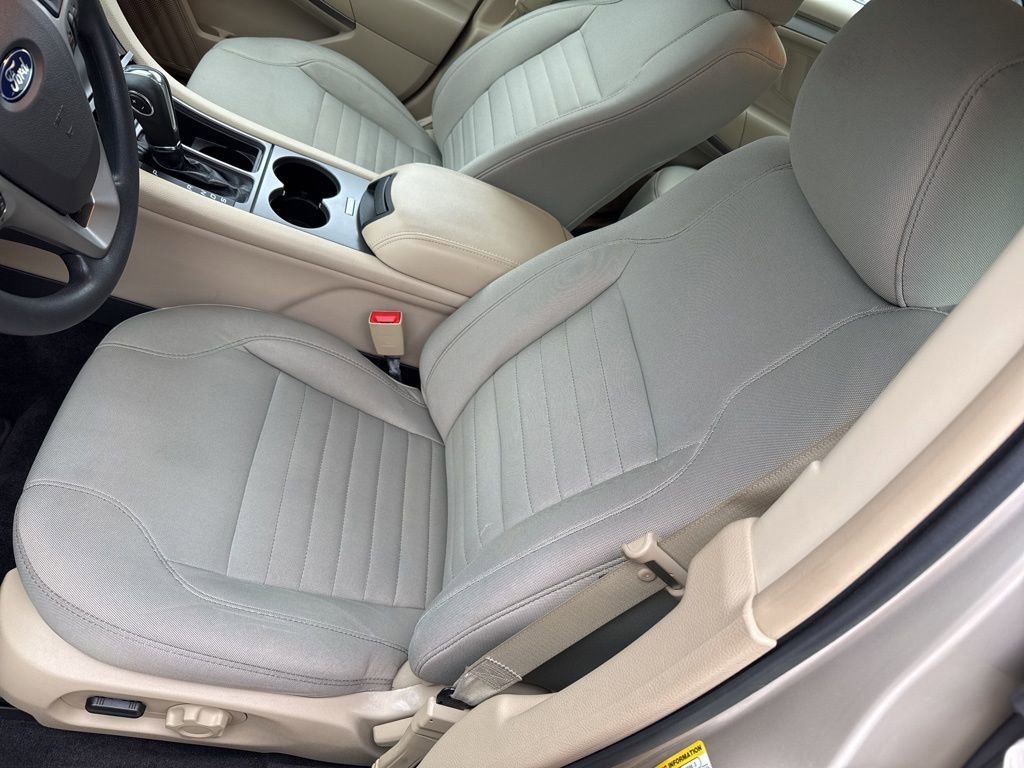 Certified 2018 Ford Taurus SE image 15