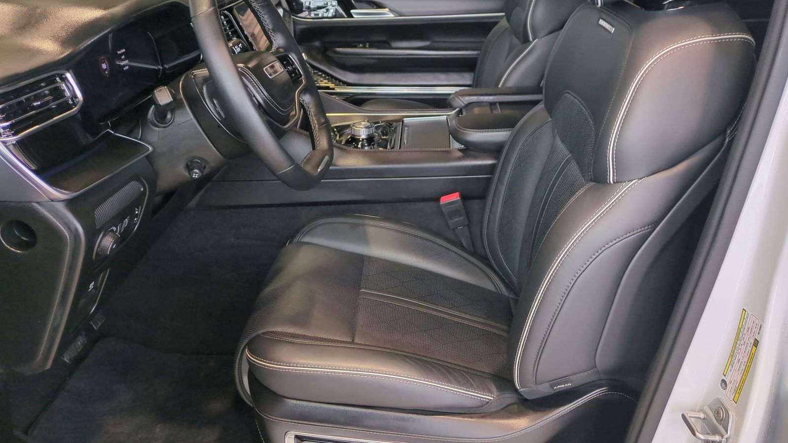 Used 2024 Jeep Grand Wagoneer Series II w/ Quick Order Packagew 28T image 15