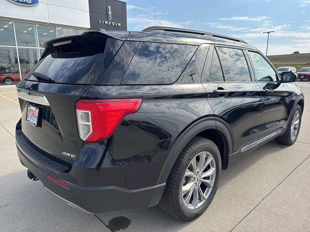 Certified 2022 Ford Explorer XLT w/ Equipment Group 202A image 5