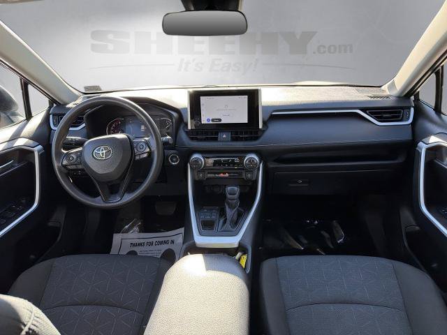 Used 2025 Toyota RAV4 XLE AWD/4WD image 3