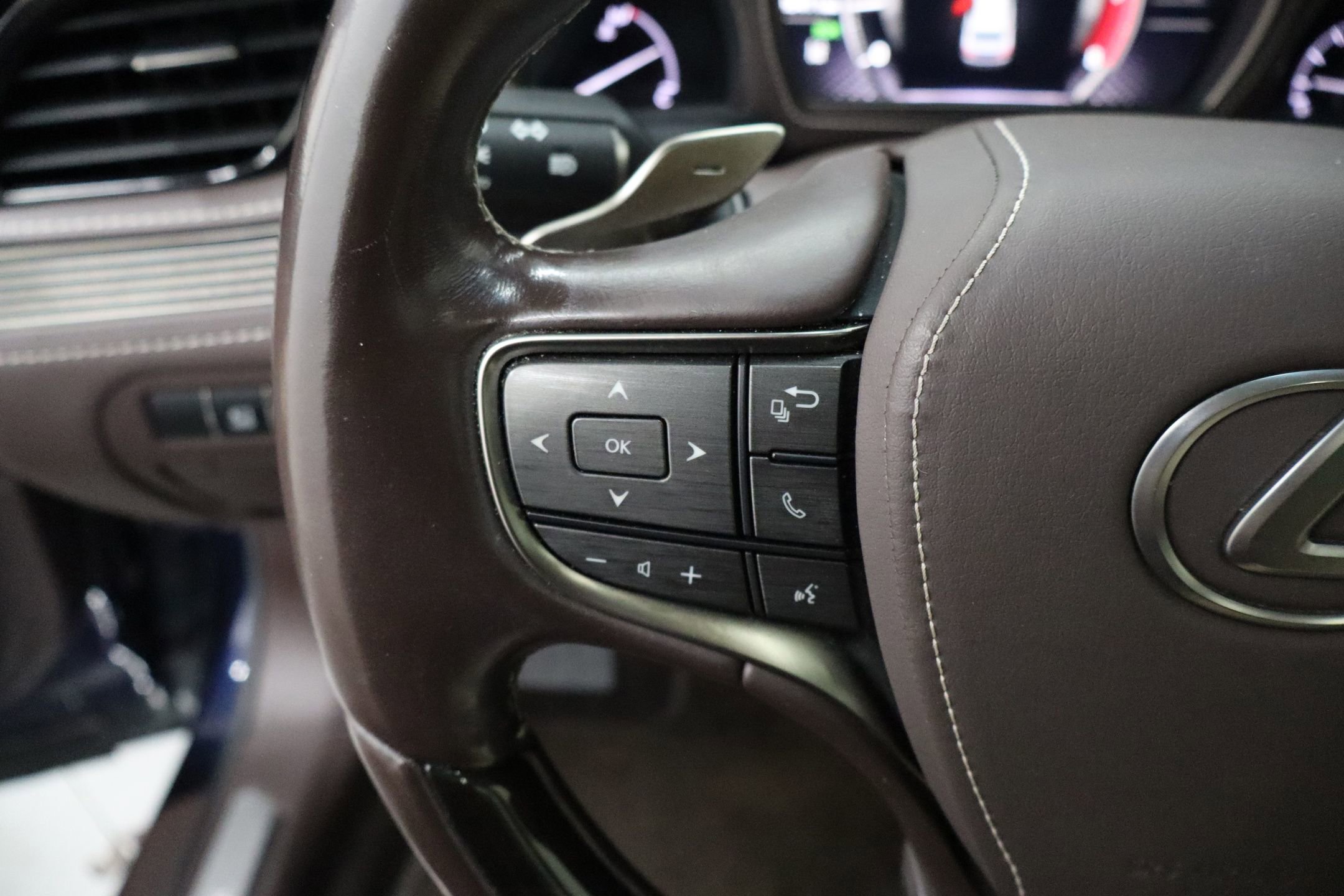 Used 2020 Lexus LS 500 w/ Interior Upgrade Package RWD image 15