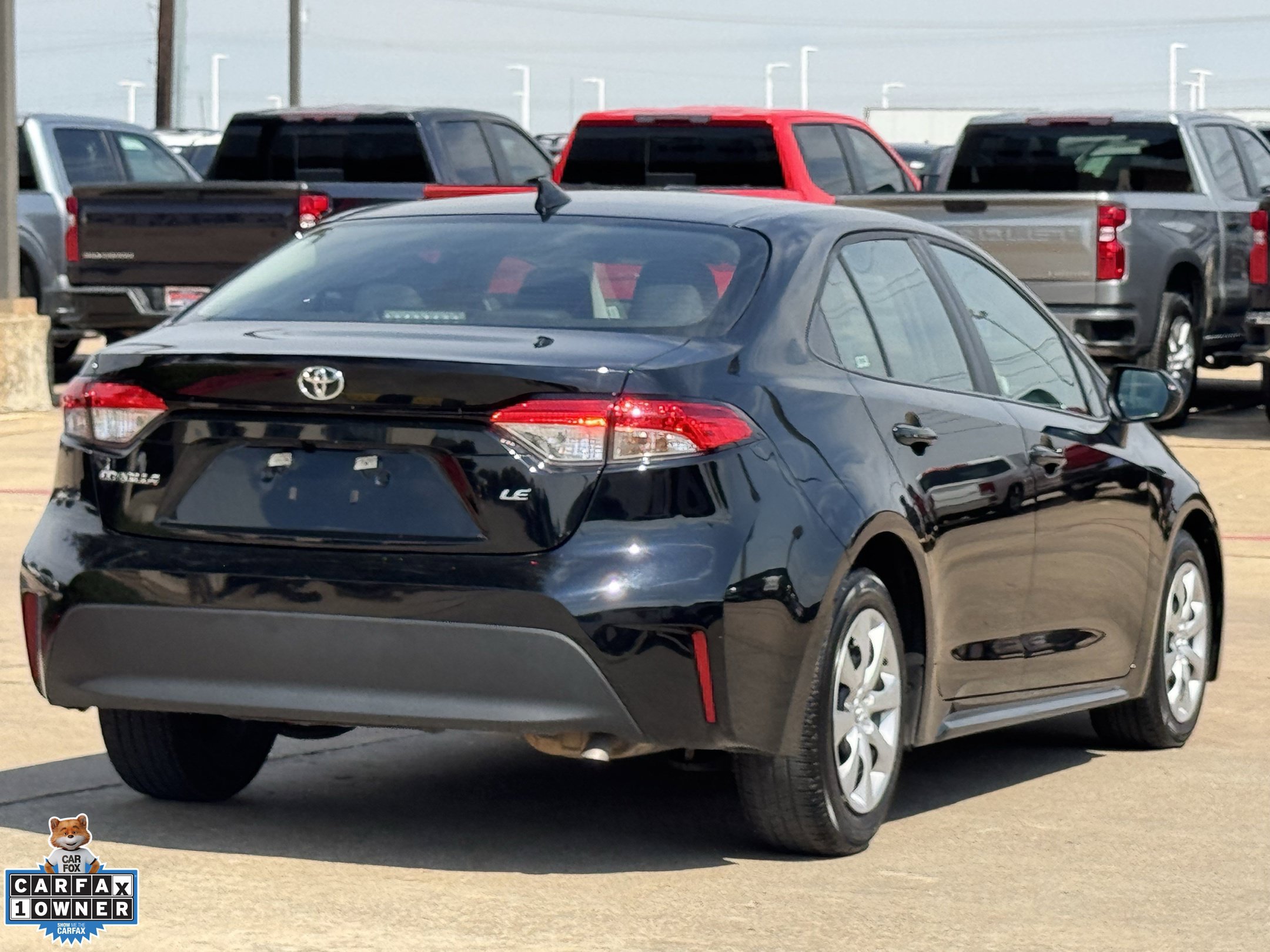Used 2025 Toyota Corolla LE FWD image 4